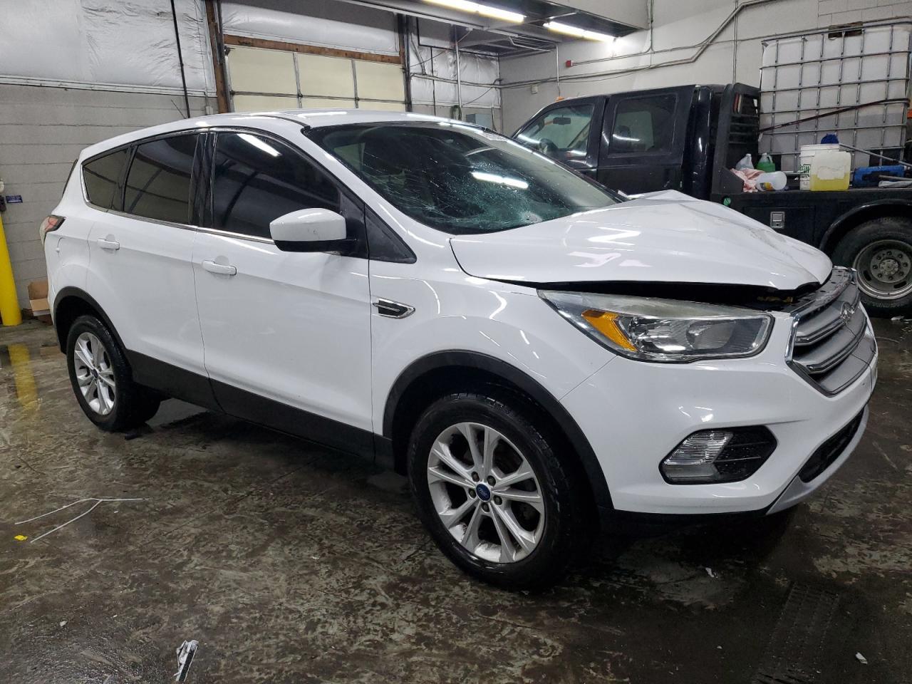 2017 FORD ESCAPE SE - Image 4