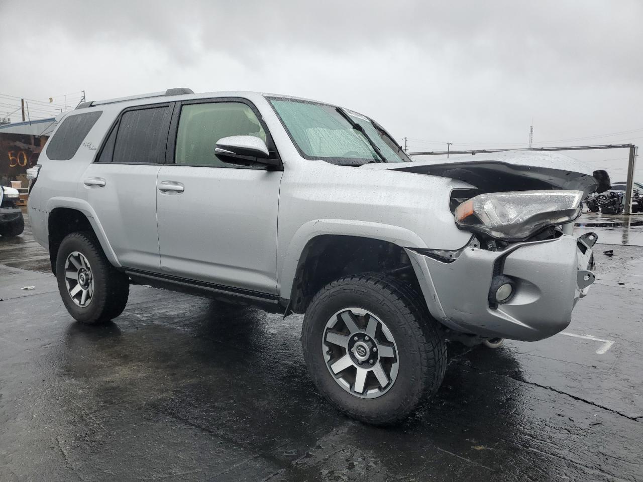 2018 TOYOTA 4RUNNER SR - Image 4