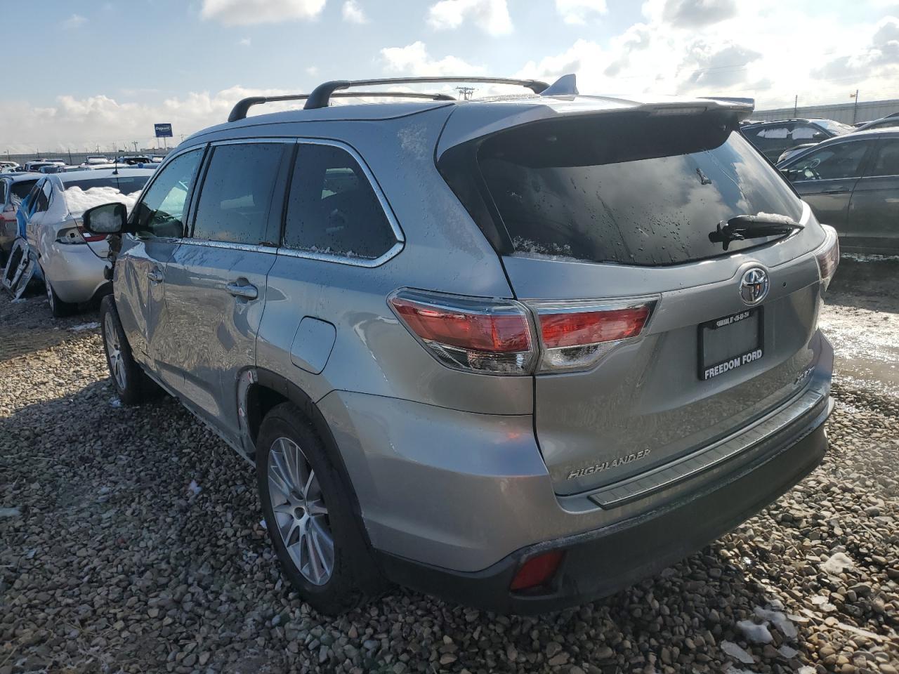 2015 TOYOTA HIGHLANDER - Фото 2