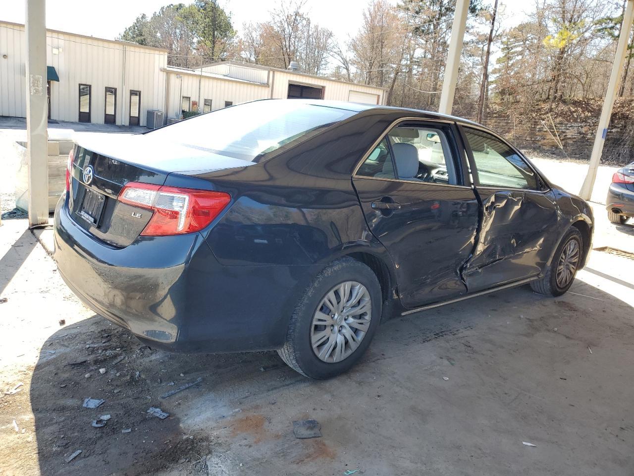 2014 TOYOTA CAMRY L - Image 3