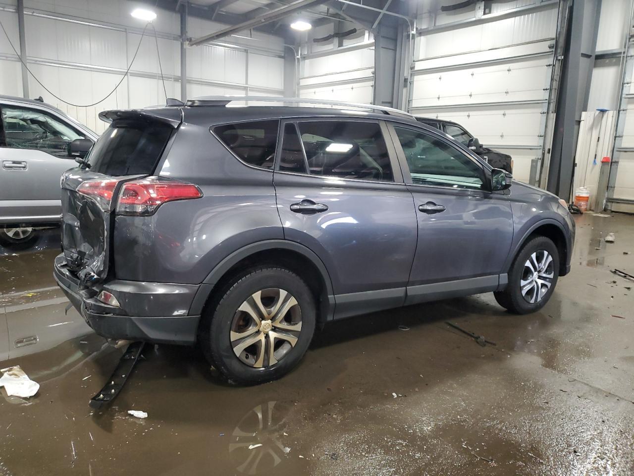2018 TOYOTA RAV4 LE - Фото 3