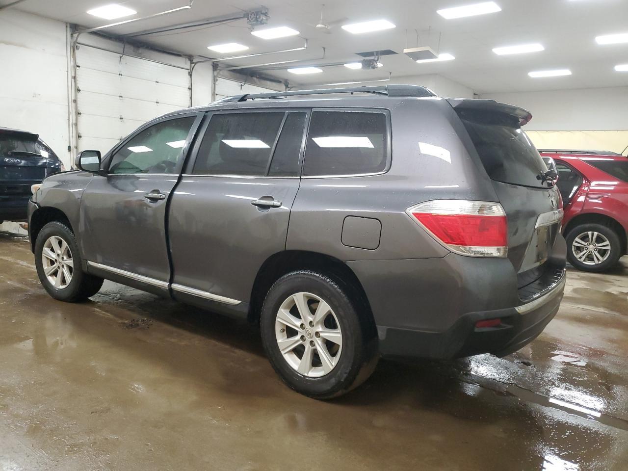 2012 TOYOTA HIGHLANDER - Image 2