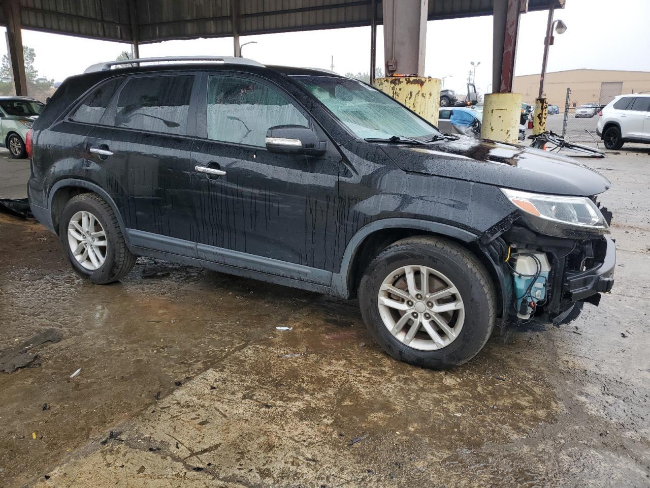 2015 KIA SORENTO LX - Image 4