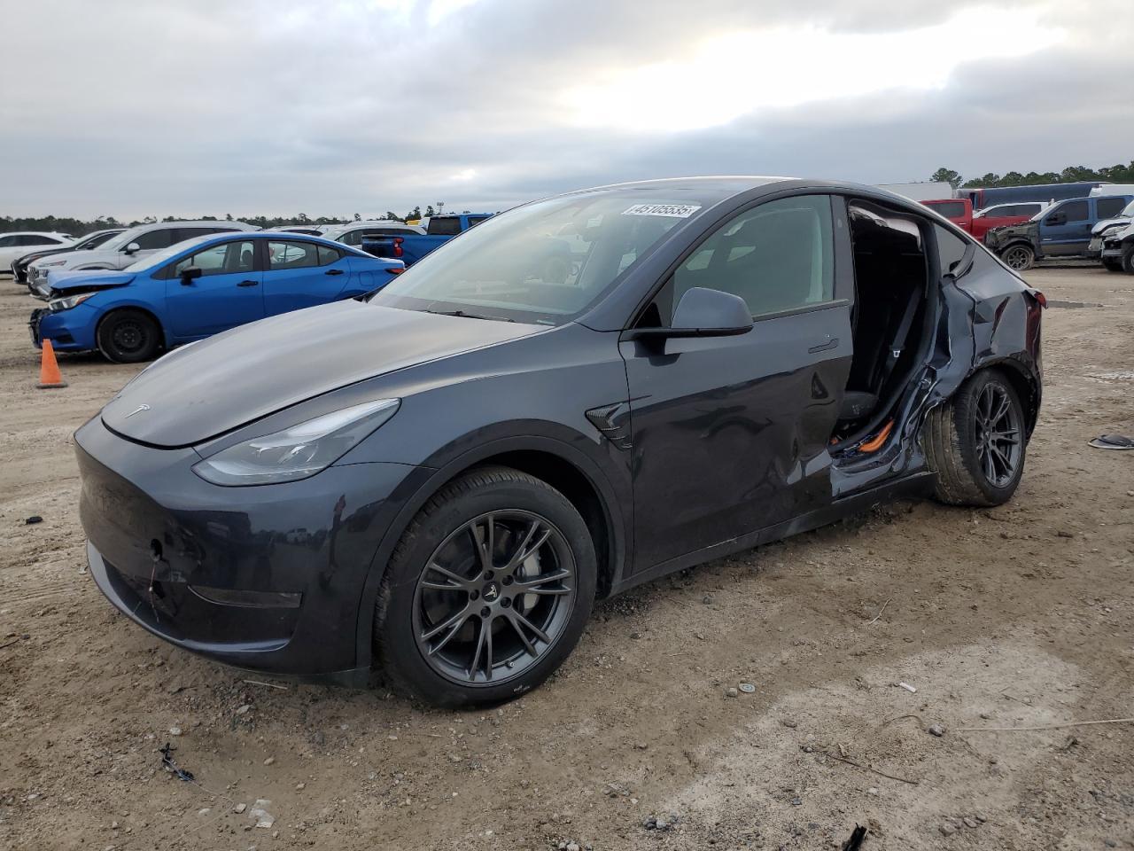 2024 TESLA MODEL Y