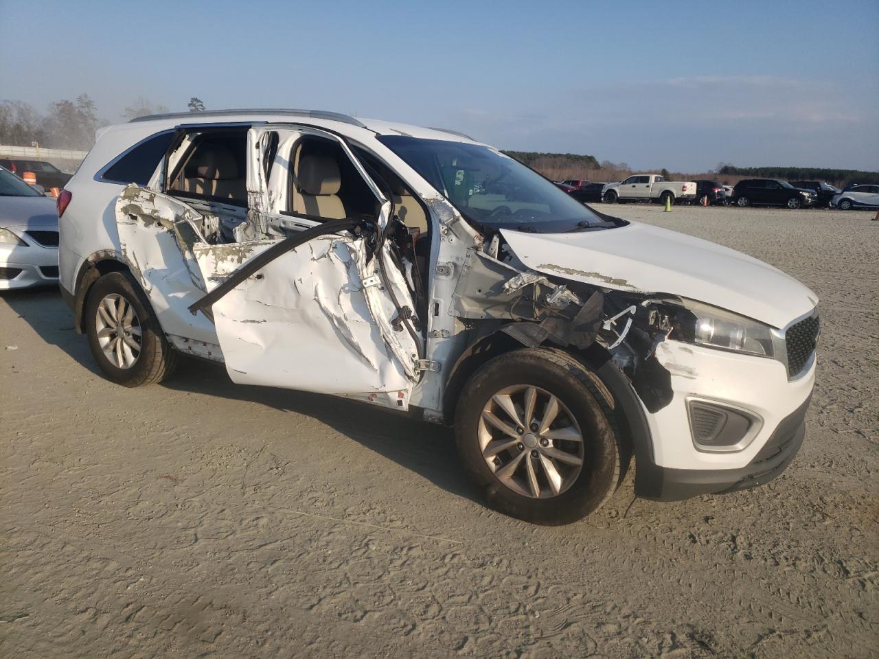 2016 KIA SORENTO LX - Image 4
