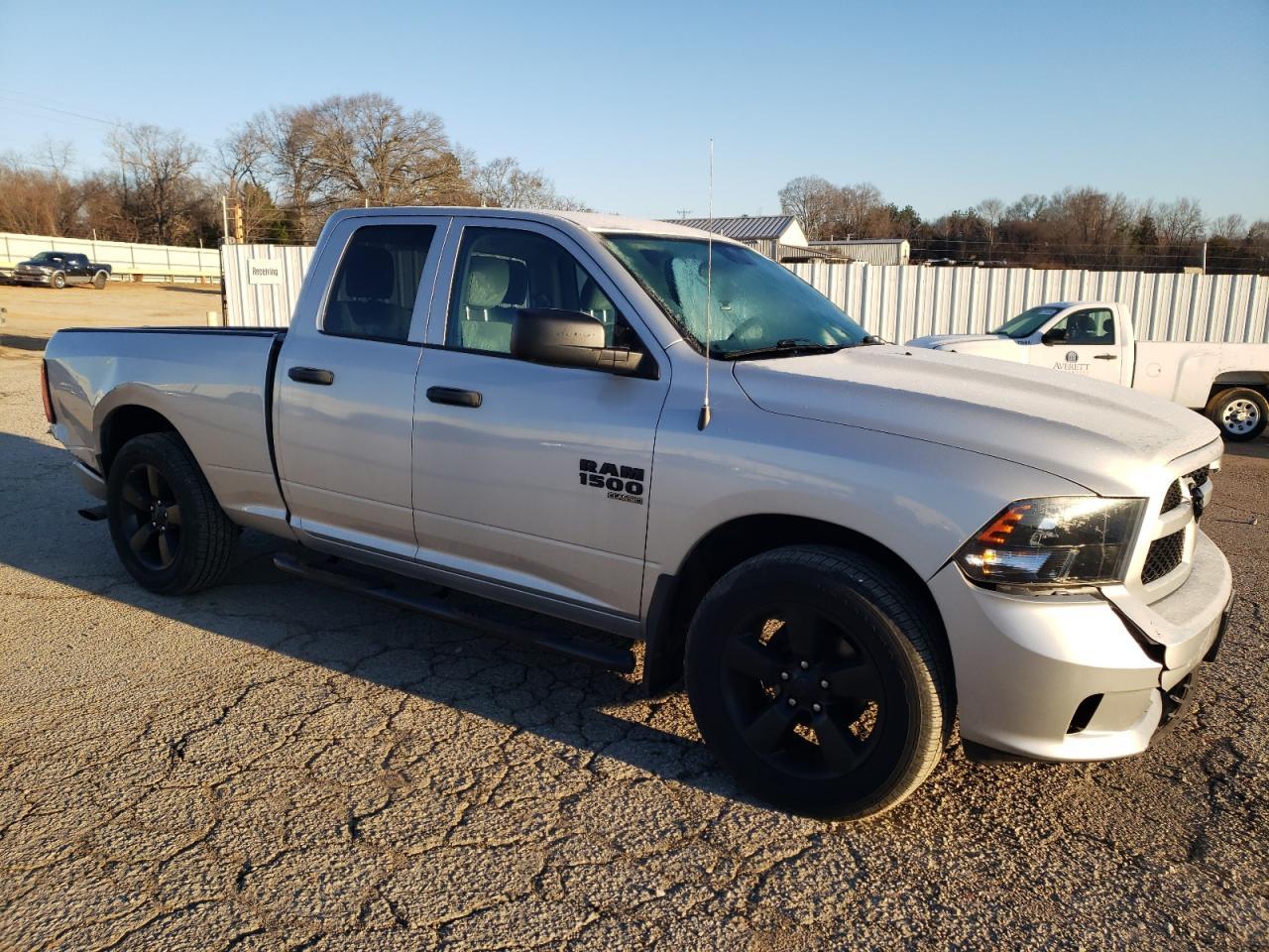 2019 RAM 1500 CLASS - Image 4
