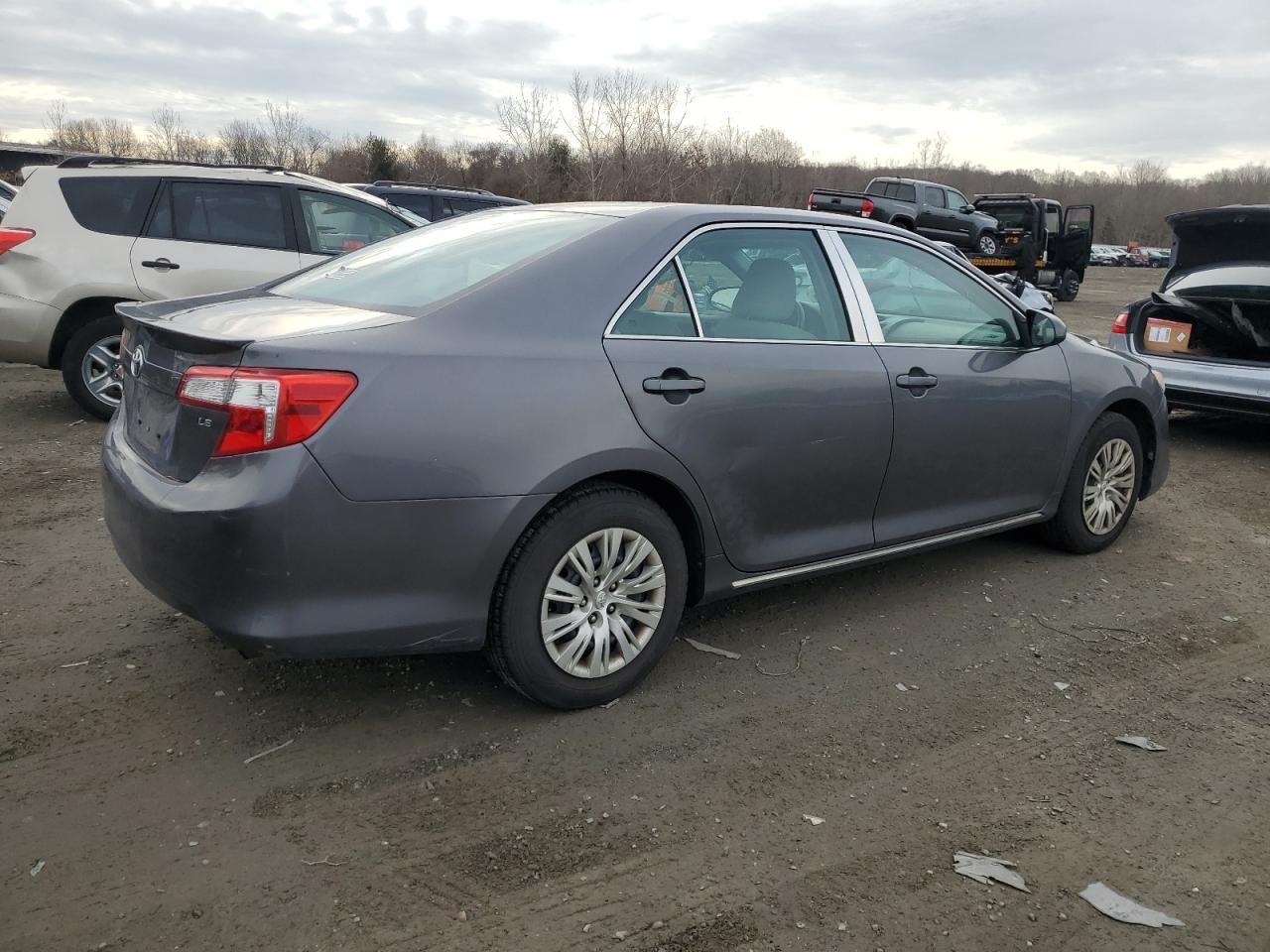 2014 TOYOTA CAMRY L - Image 3