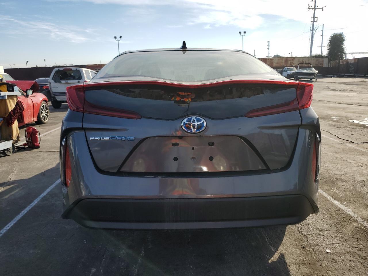 2022 TOYOTA PRIUS PRIM - Фото 6