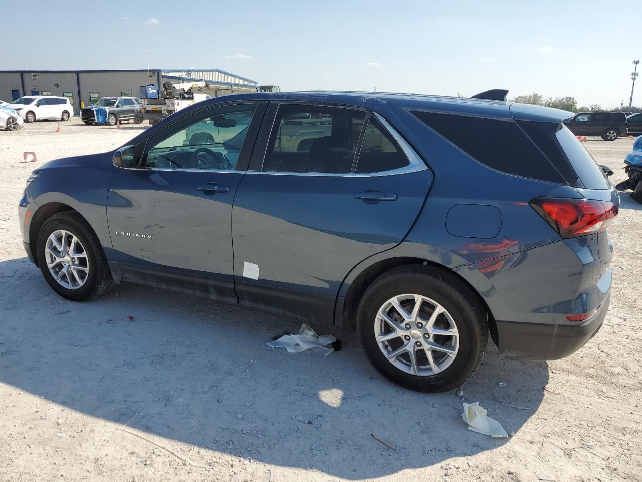 2024 CHEVROLET EQUINOX LT - Image 2