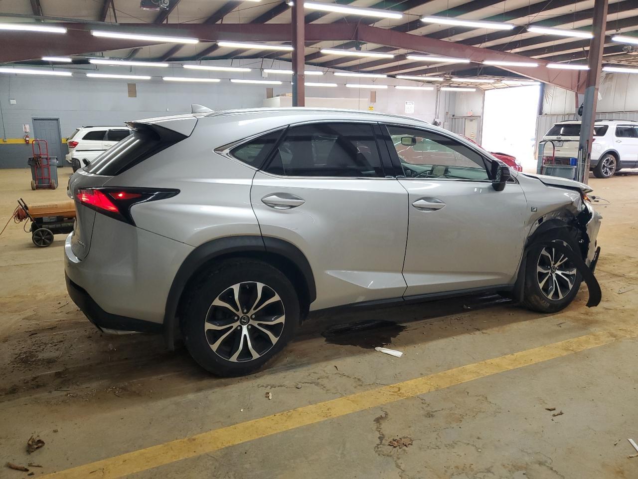 2015 LEXUS NX 200T - Фото 3