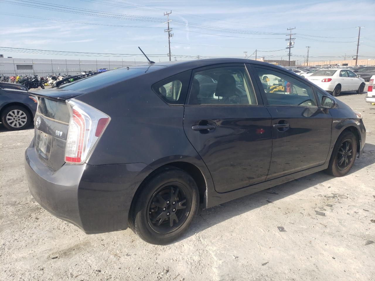 2015 TOYOTA PRIUS - Image 3