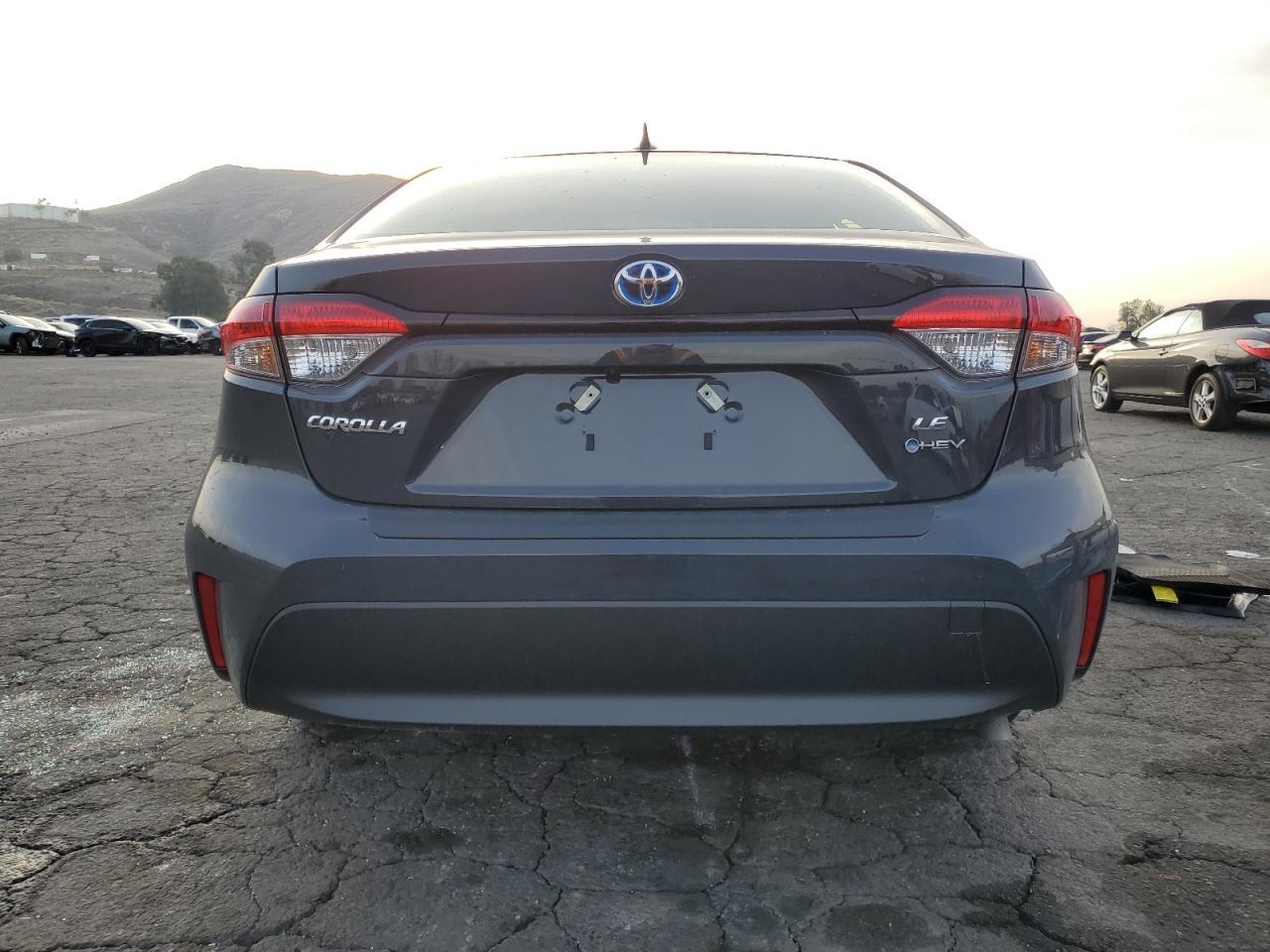2025 TOYOTA COROLLA LE - Фото 6