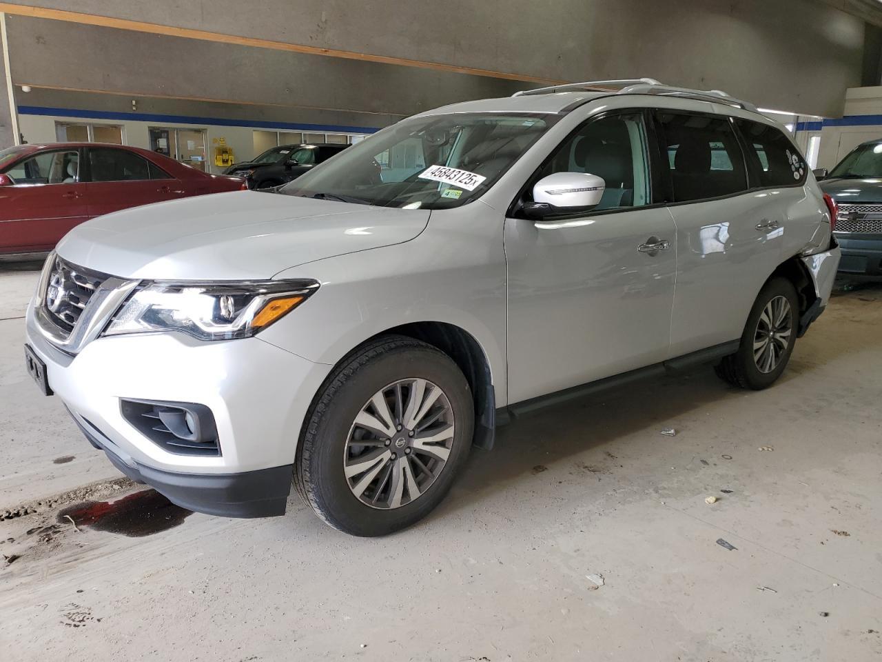 2017 NISSAN PATHFINDER