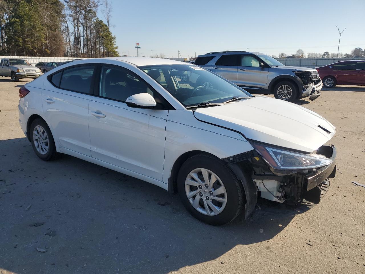 2019 HYUNDAI ELANTRA SE - Image 4