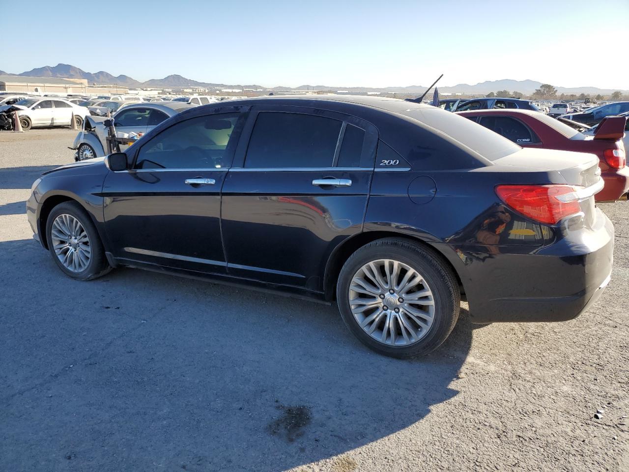 2012 CHRYSLER 200 LIMITE - Image 2