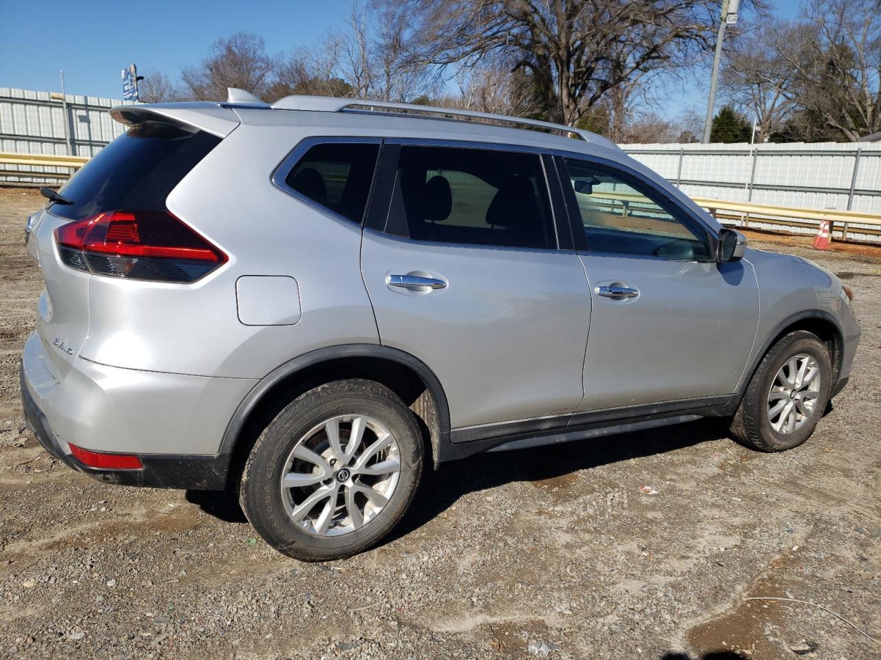 2018 NISSAN ROGUE S - Фото 3