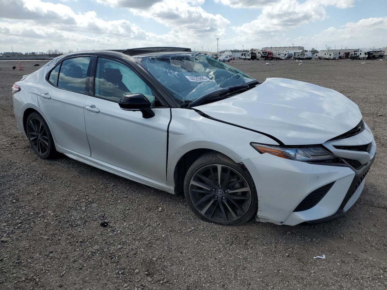 2019 TOYOTA CAMRY XSE - Image 4