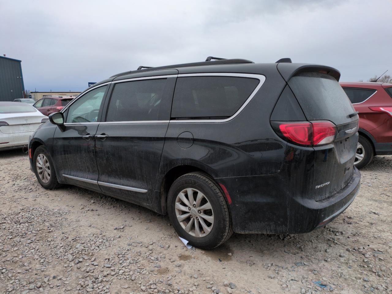 2017 CHRYSLER PACIFICA T - Image 2