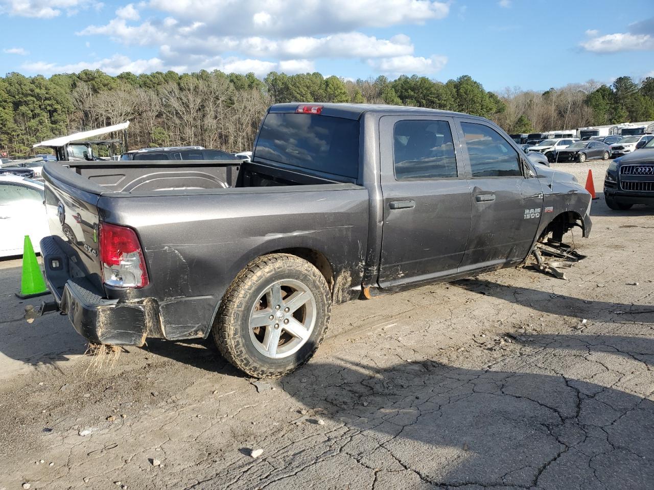 2014 RAM 1500 ST - Image 3