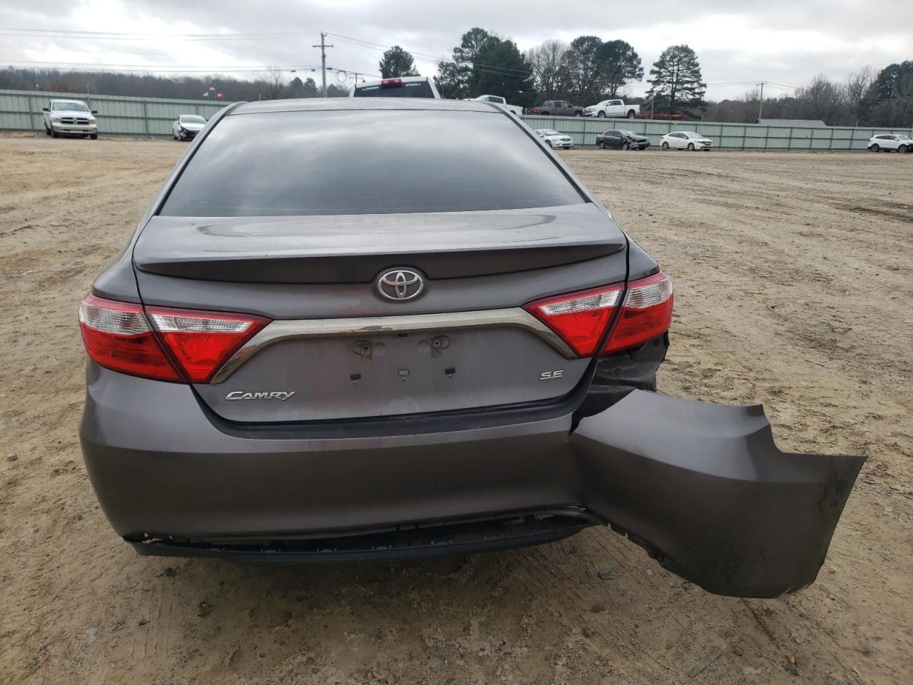 2016 TOYOTA CAMRY LE - Фото 6