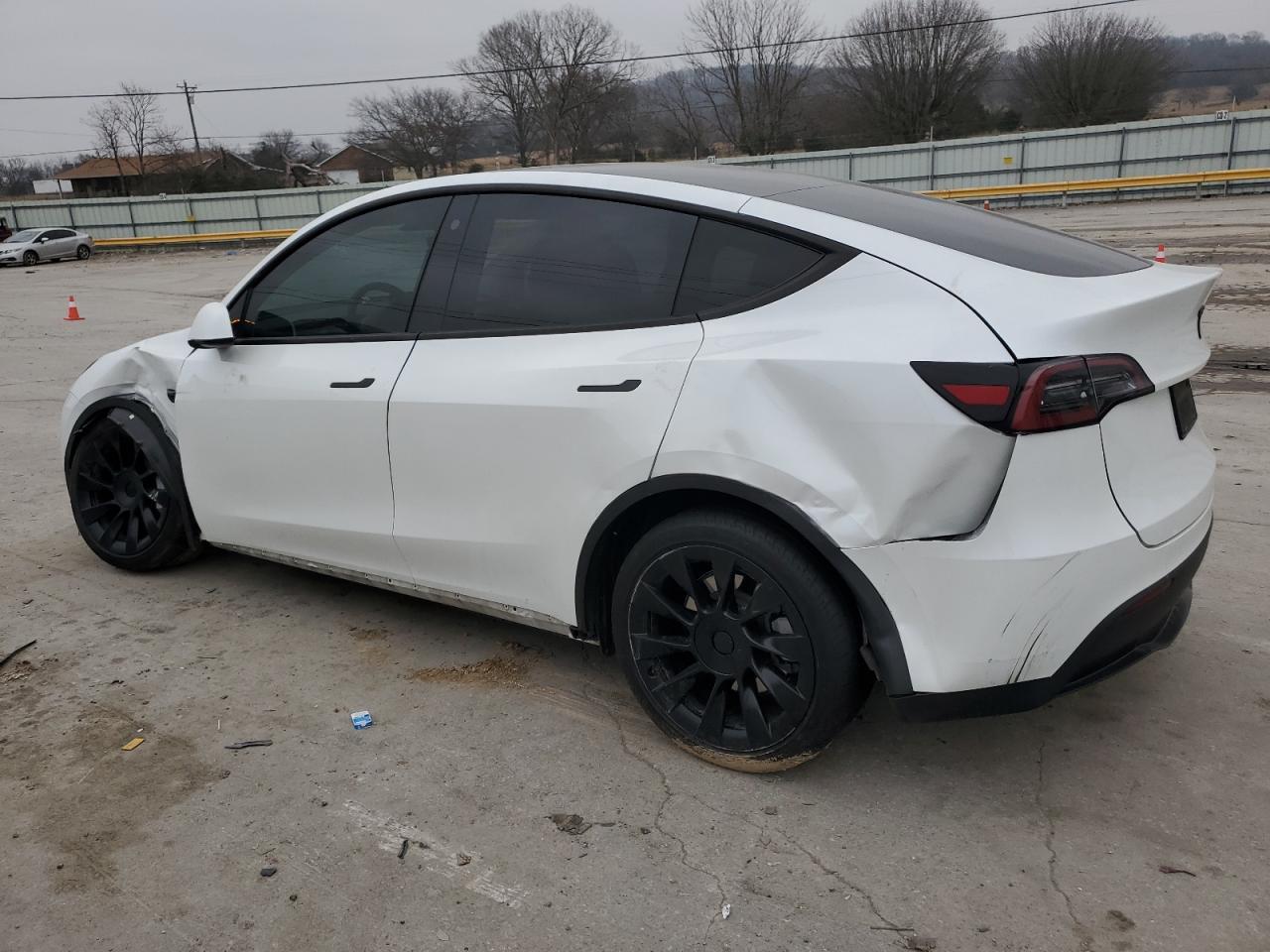 2023 TESLA MODEL Y - Image 2