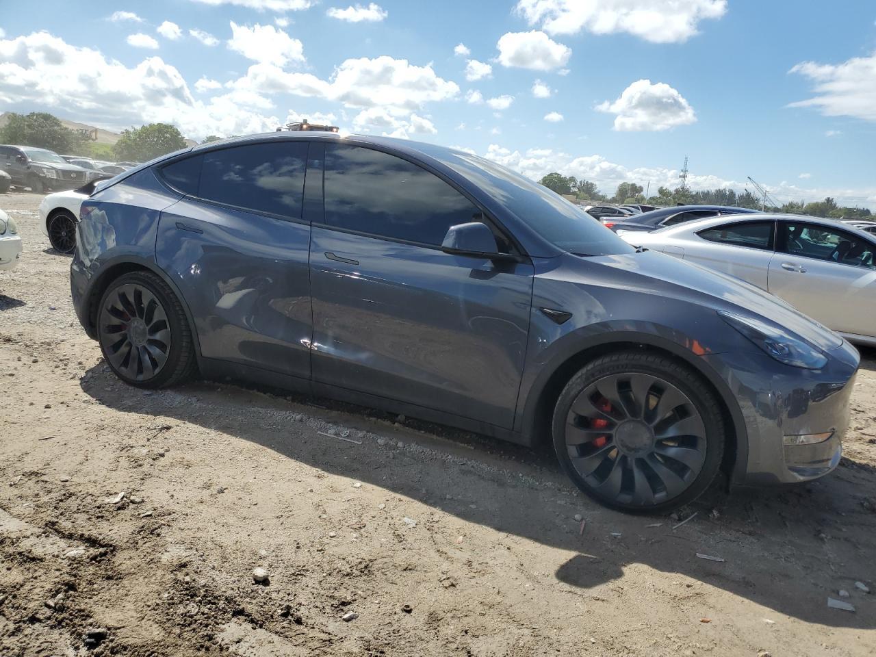 2023 TESLA MODEL Y - Фото 4