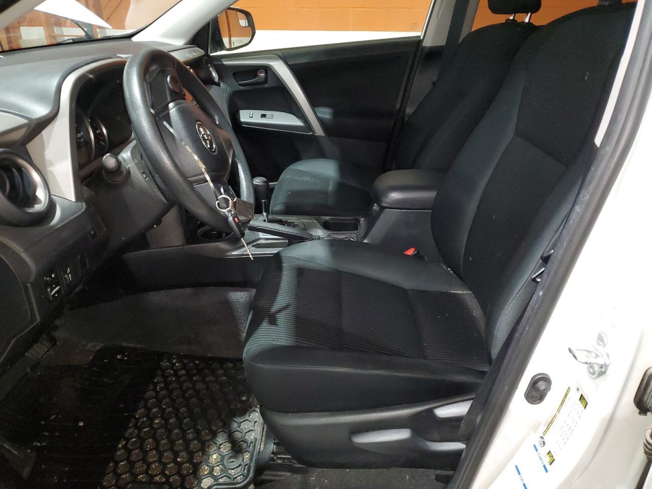 2016 TOYOTA RAV4 LE - Фото 7