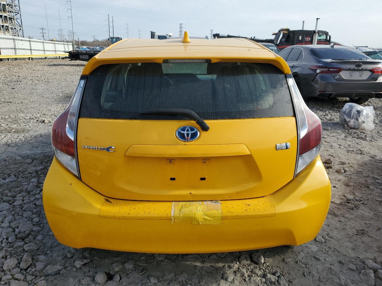 2015 TOYOTA PRIUS C - Фото 6