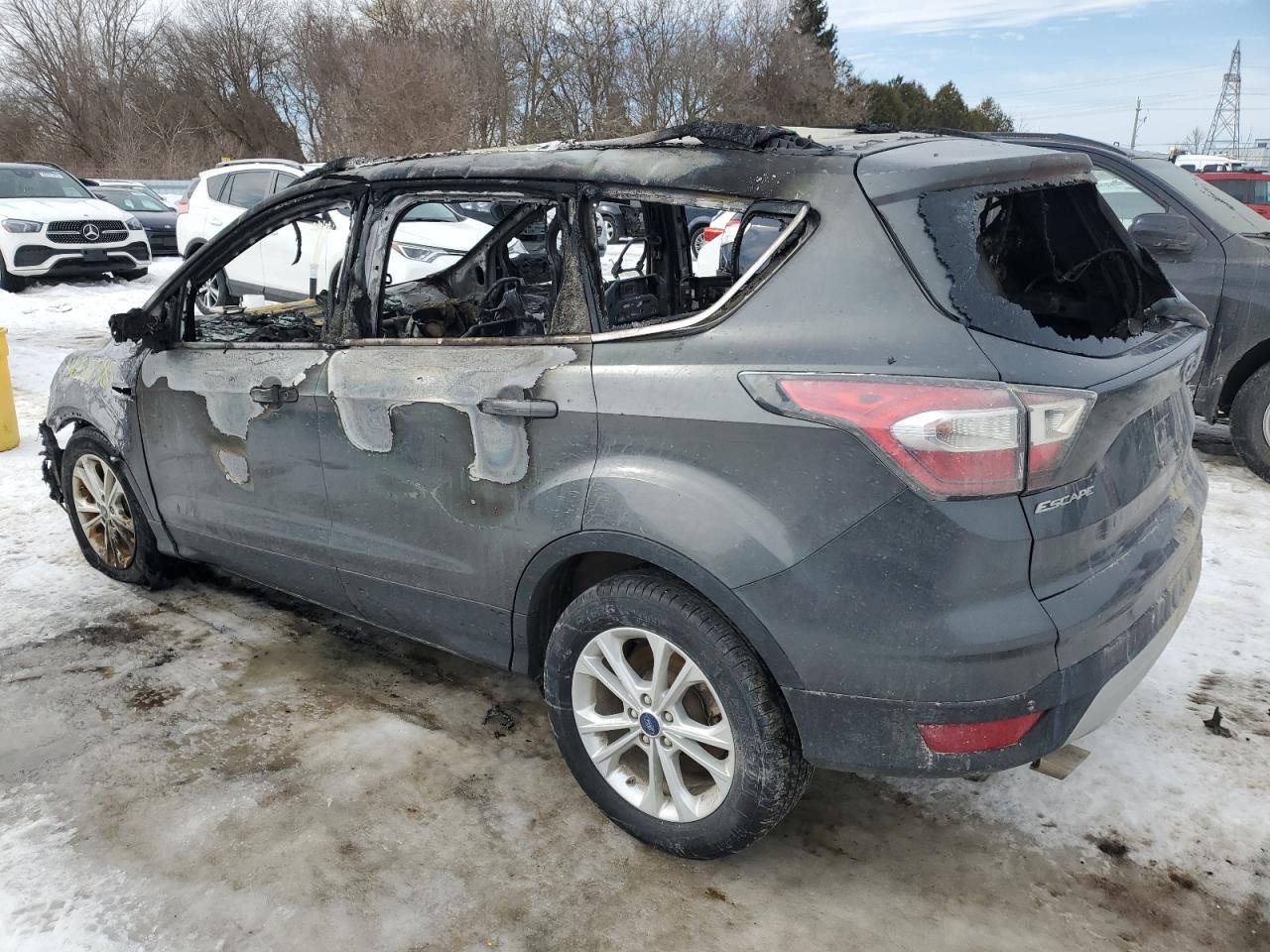 2017 FORD ESCAPE SE - Фото 2