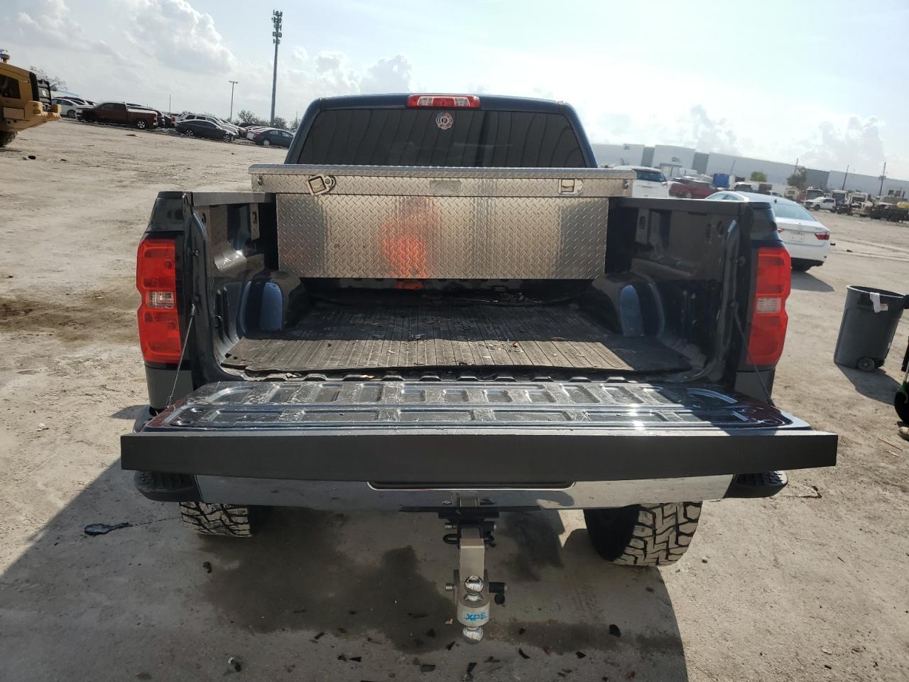 2018 CHEVROLET SILVERADO - Фото 6