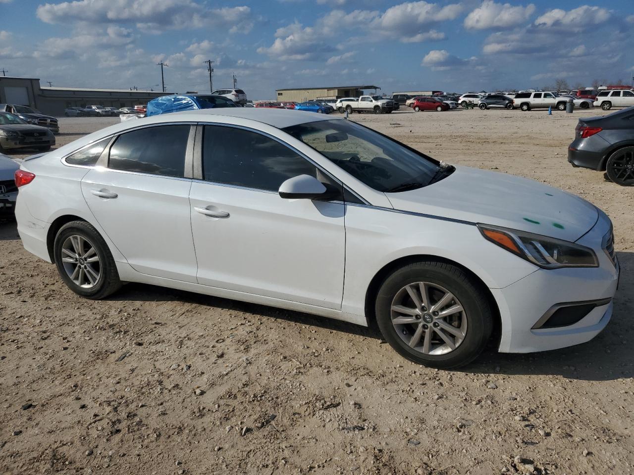 2017 HYUNDAI SONATA SE - Фото 4