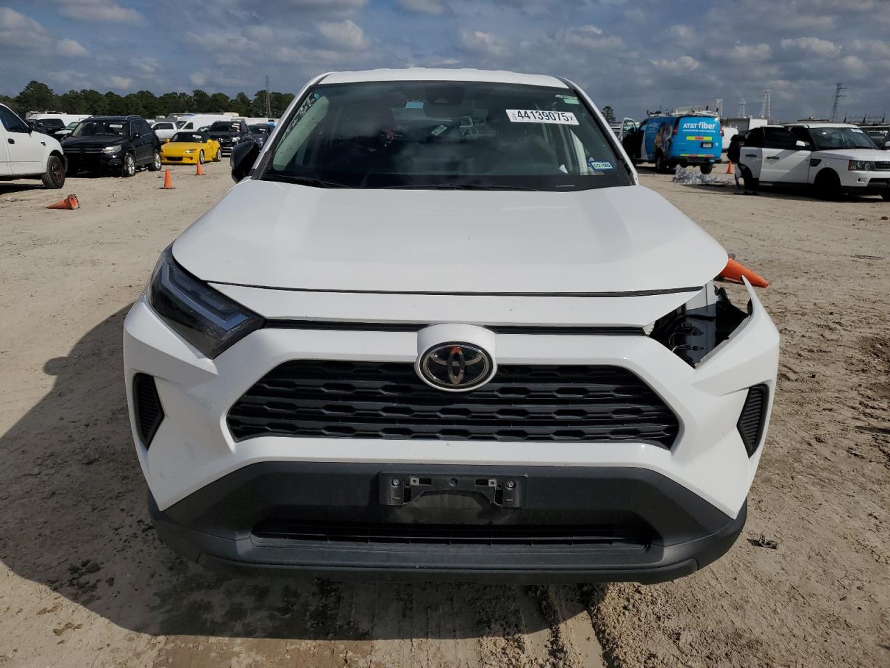 2023 TOYOTA RAV4 LE - Фото 5