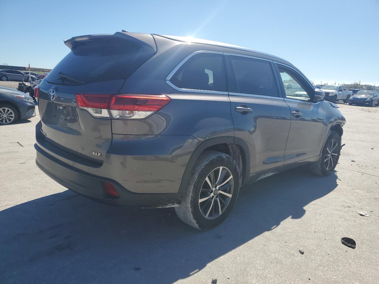 2018 TOYOTA HIGHLANDER - Image 3