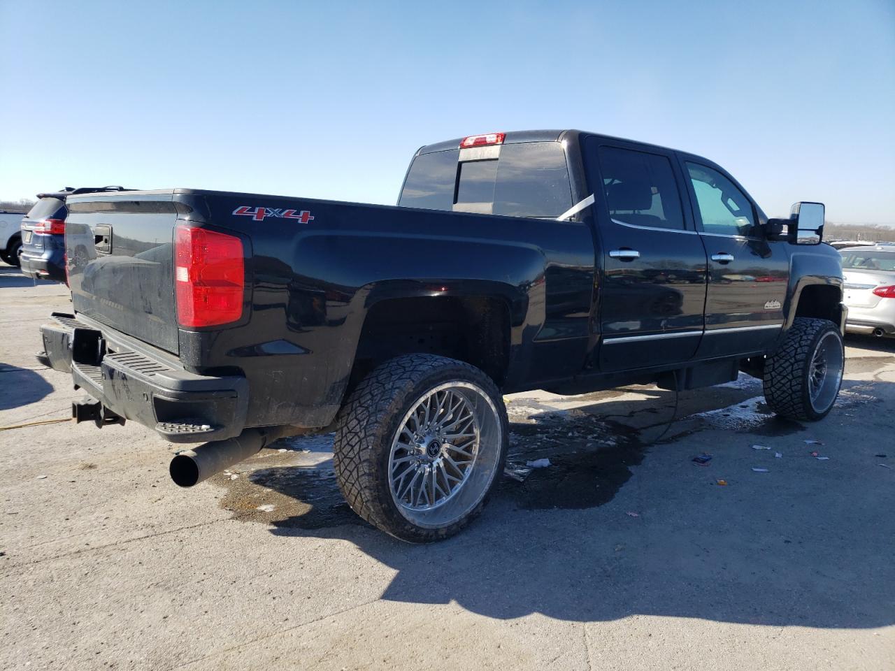2015 CHEVROLET SILVERADO - Фото 3