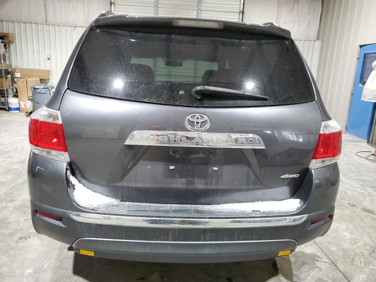 2012 TOYOTA HIGHLANDER - Image 6