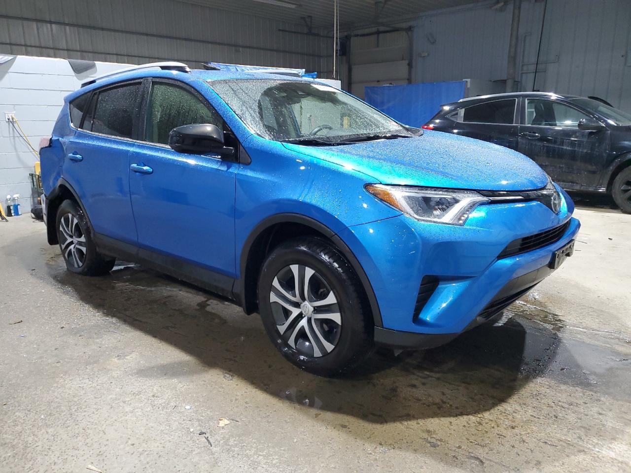 2018 TOYOTA RAV4 LE - Image 4
