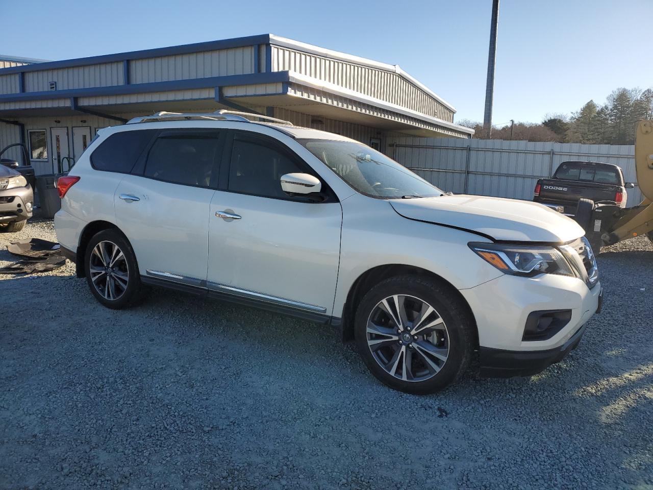 2017 NISSAN PATHFINDER - Image 4