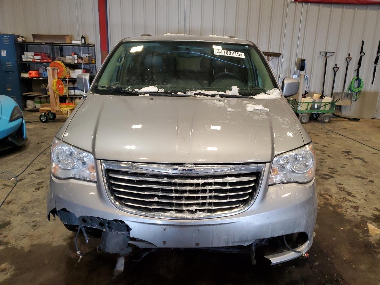 2014 CHRYSLER TOWN & COU - Image 5