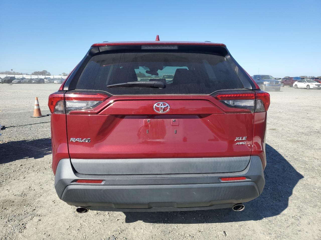 2020 TOYOTA RAV4 XLE - Image 6