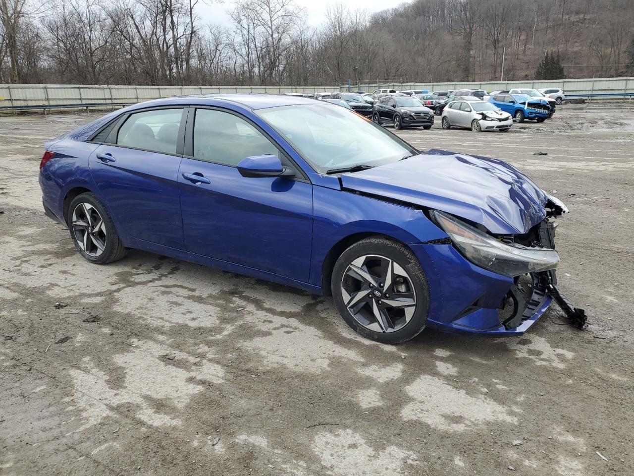 2023 HYUNDAI ELANTRA SE - Фото 4