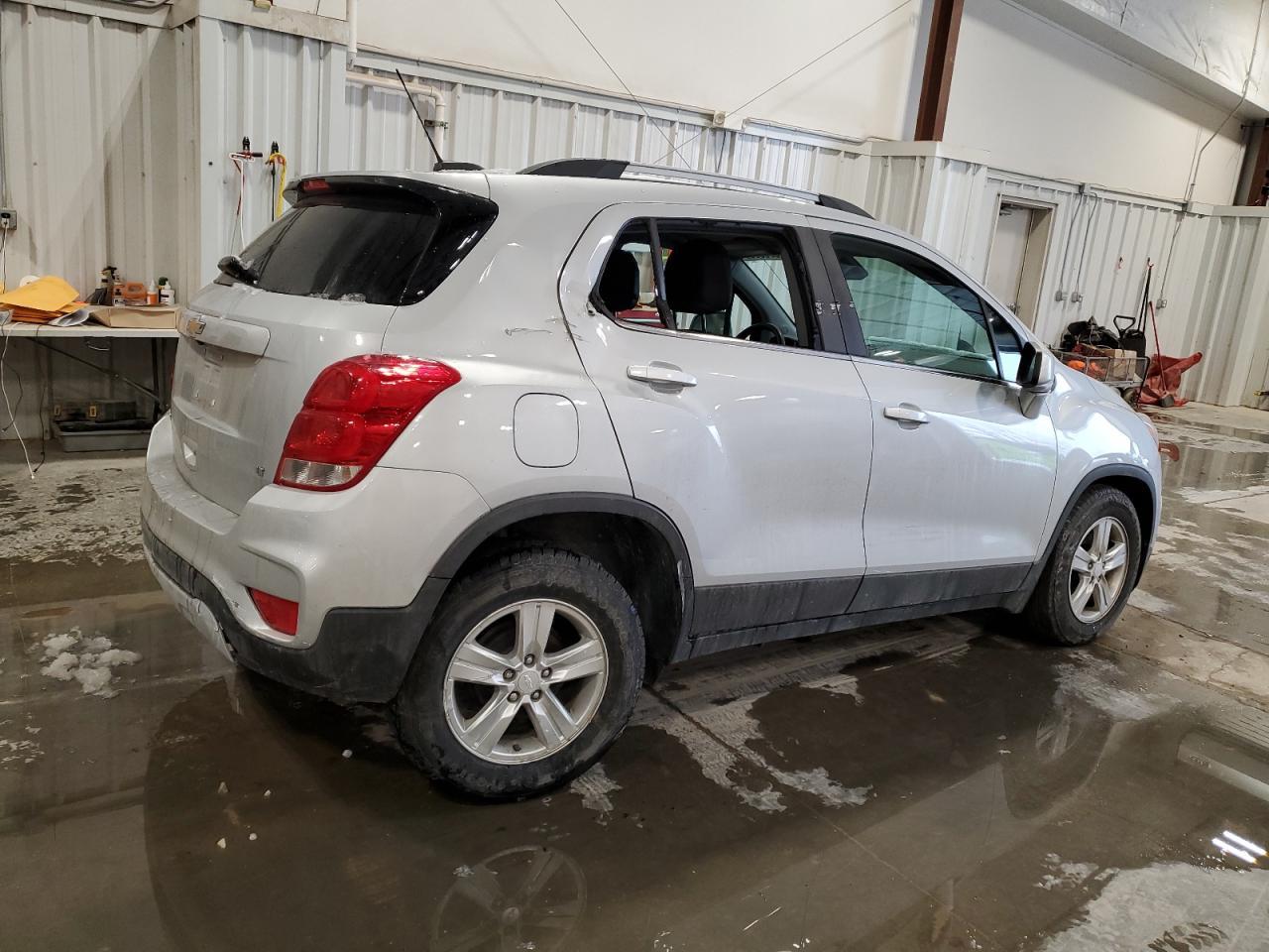 2018 CHEVROLET TRAX 1LT - Image 3
