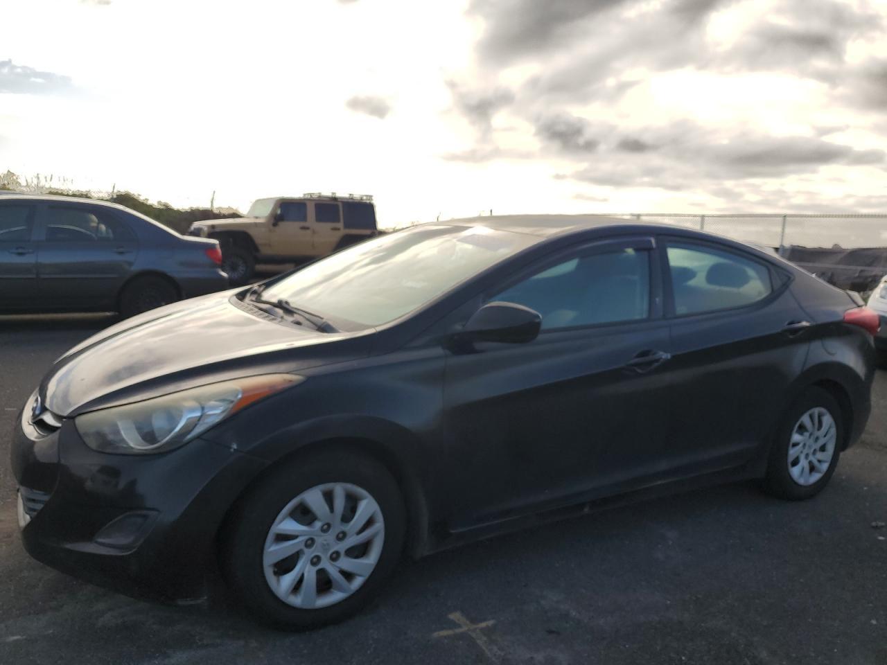 2013 HYUNDAI ELANTRA GL
