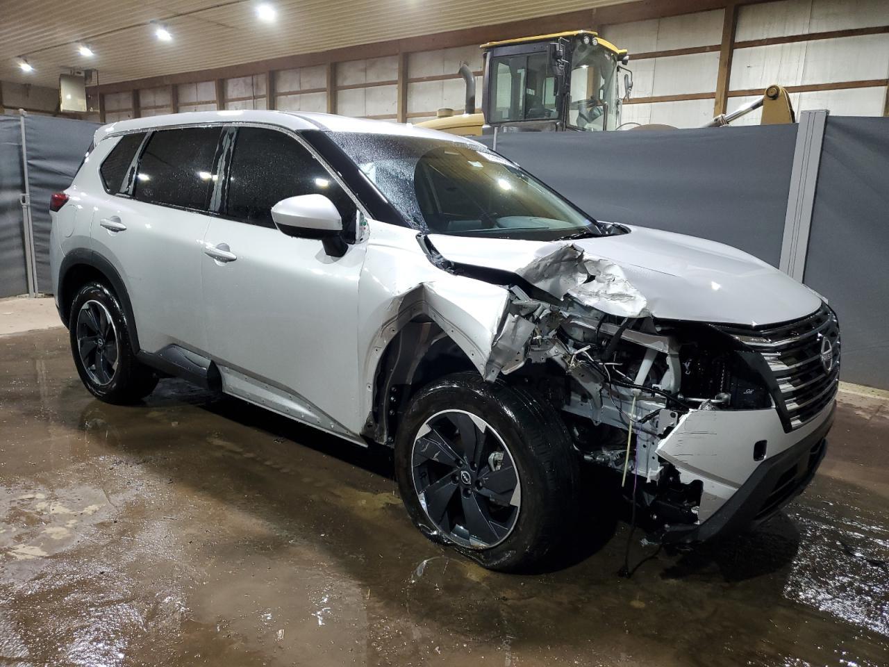 2024 NISSAN ROGUE SV - Image 4