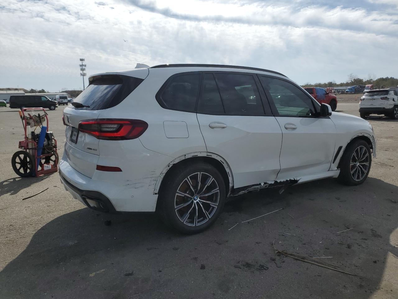 2023 BMW X5 XDRIVE4 - Image 3