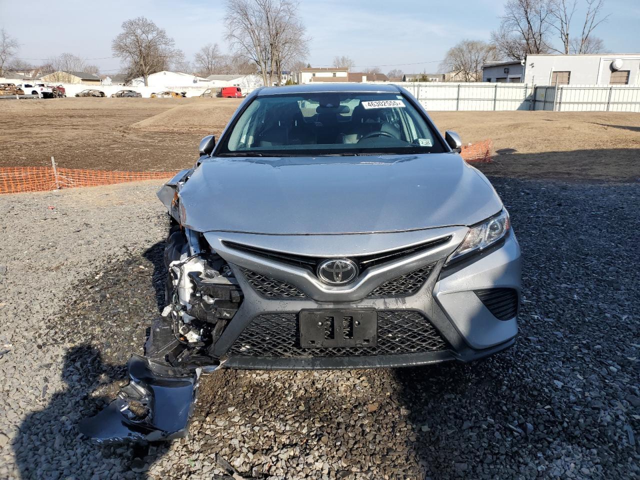 2020 TOYOTA CAMRY SE - Фото 5
