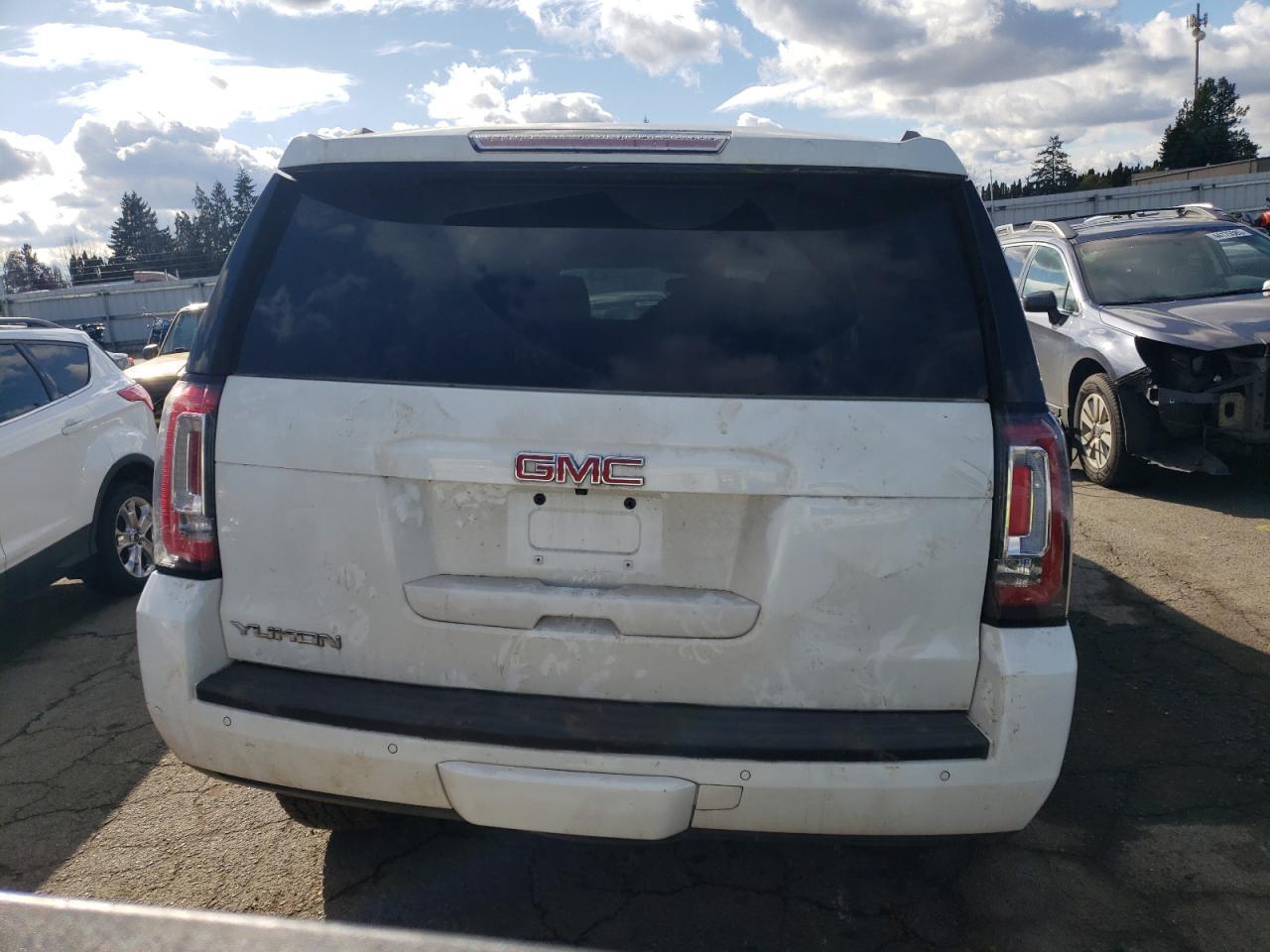 2016 GMC YUKON SLT - Image 6