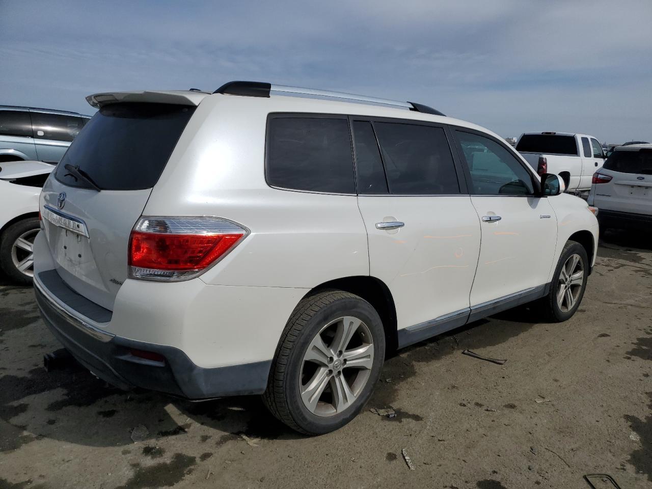 2011 TOYOTA HIGHLANDER - Фото 3