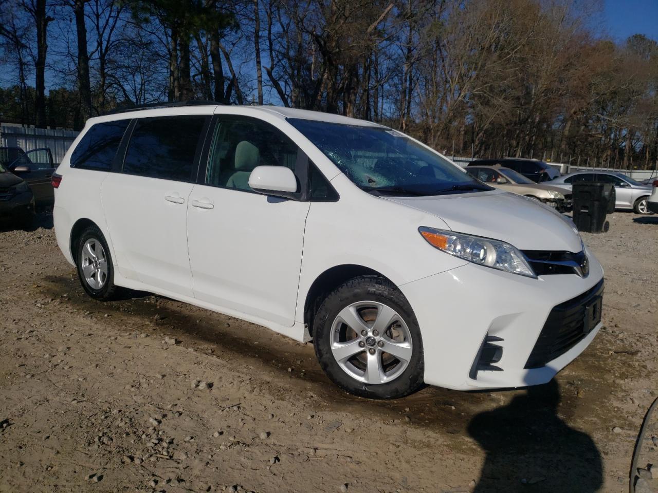 2019 TOYOTA SIENNA LE - Фото 4