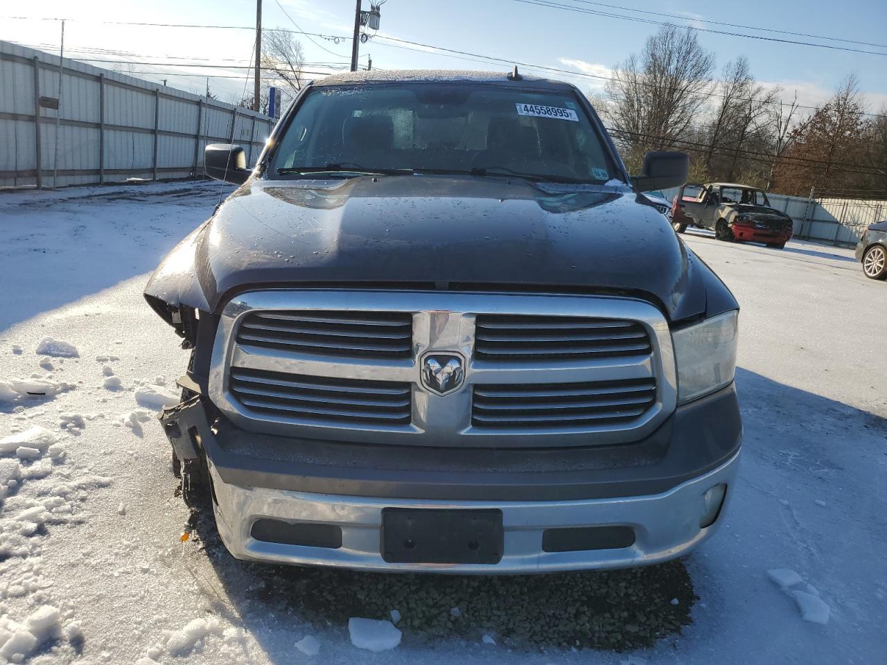 2015 RAM 1500 SLT - Image 5