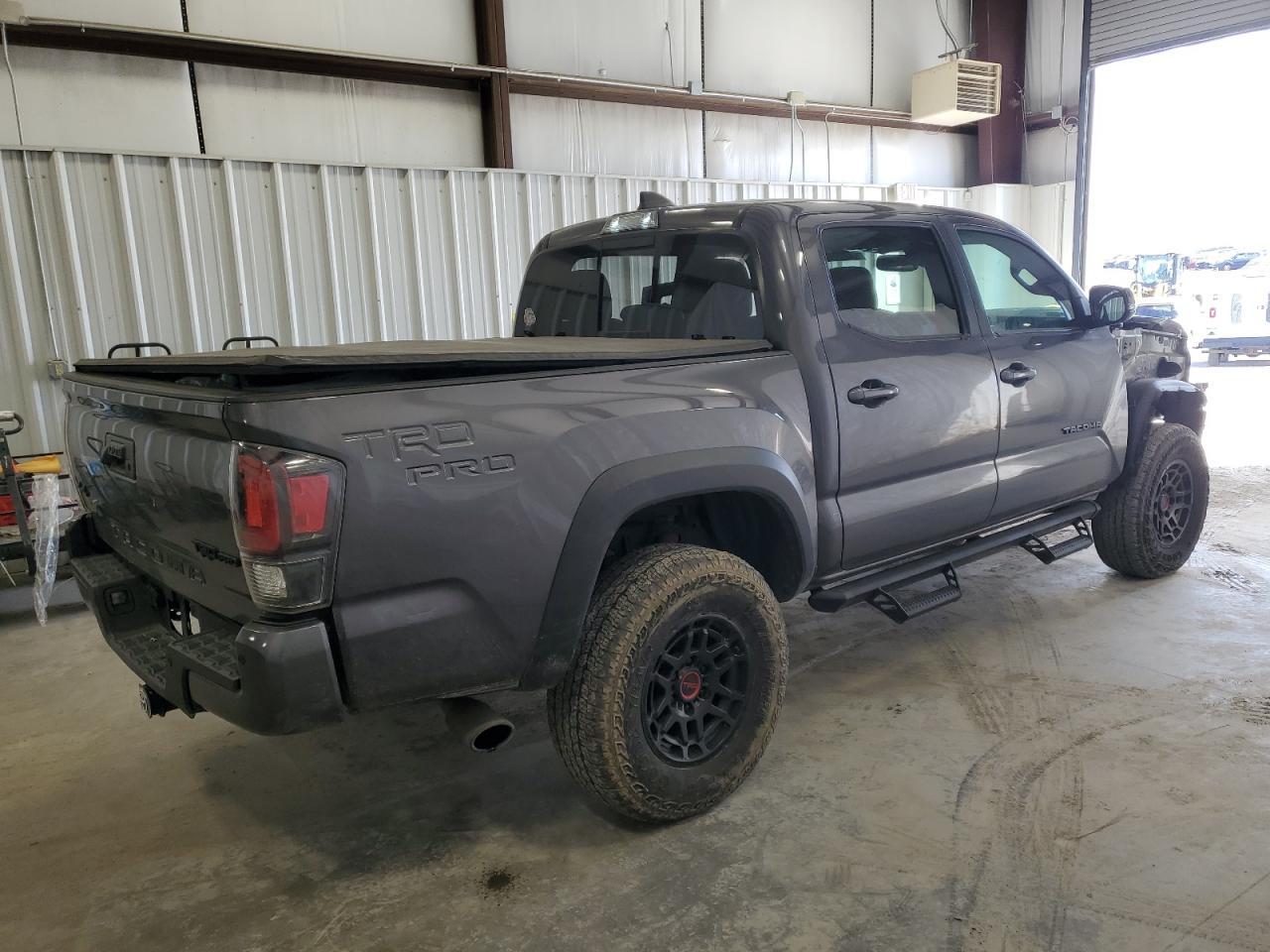 2023 TOYOTA TACOMA DOU - Фото 3